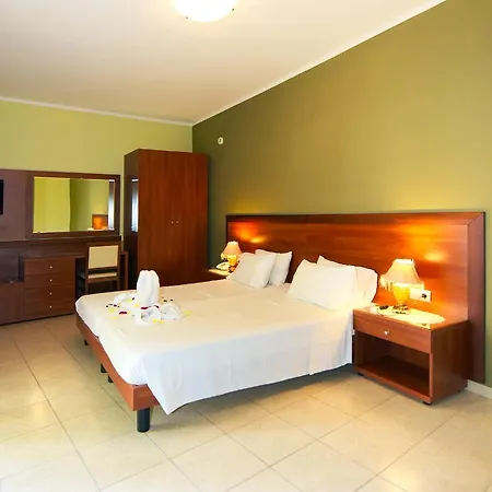 Esmeralda 3* Kremastí